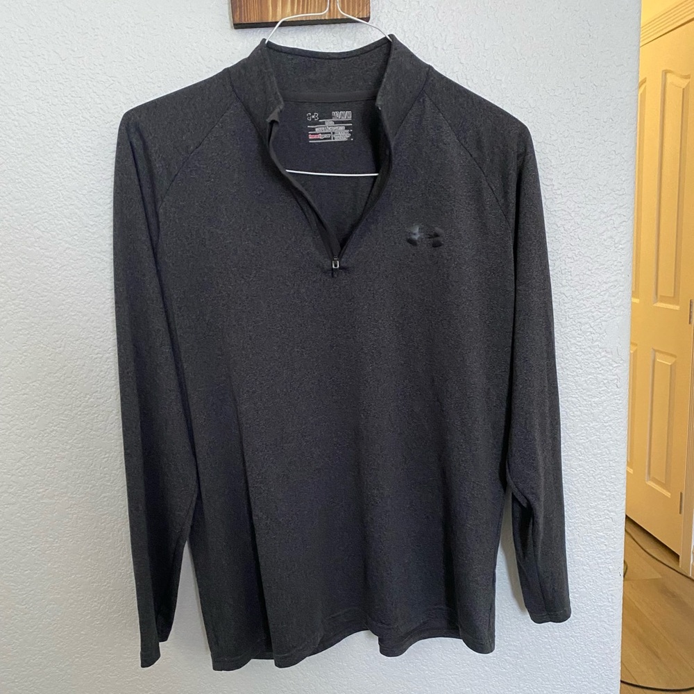 Under Armour Men’s Charcoal Gray Half-Zip Top